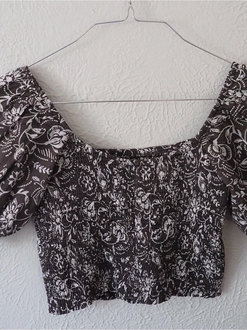 Women's Large Dark Brown Floral Smocked Puff-Sleeve Top